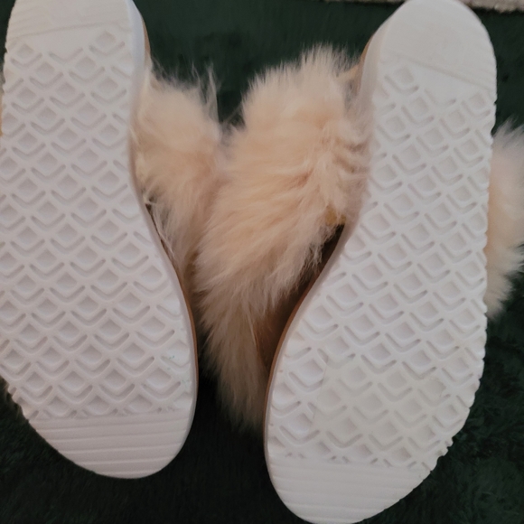 Sandals - Picture 2 of 3